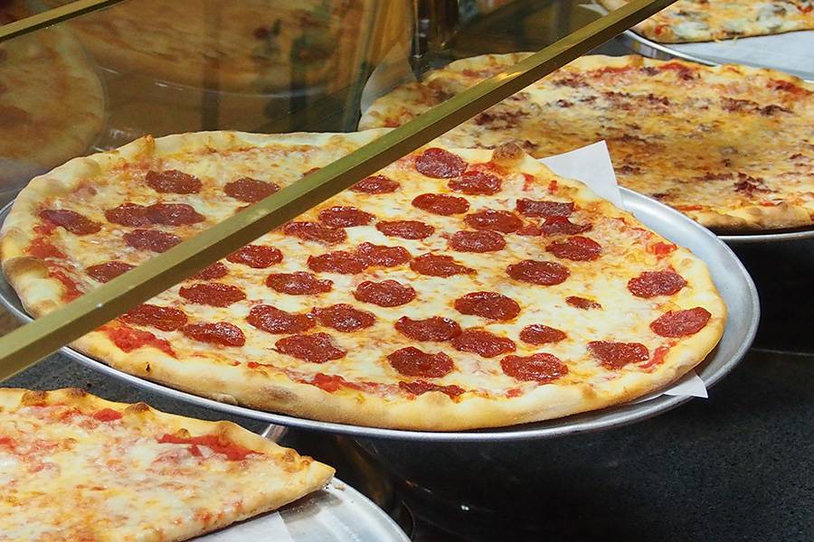 La Vero Pizza & Restaurant | meal delivery | 45 York St, New Haven, CT 06511, USA | 2038650088 OR +1 203-865-0088