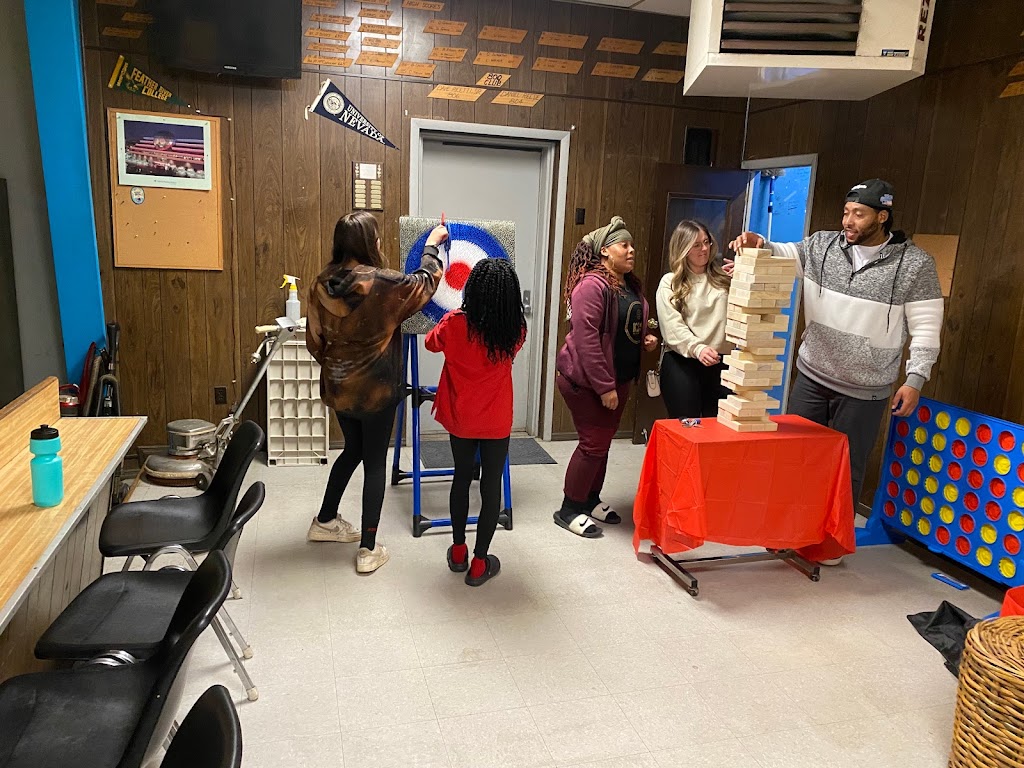 Sierra Bella Lanes | restaurant | 1735 E Main St, Quincy, CA 95971, USA | 5302831633 OR +1 530-283-1633