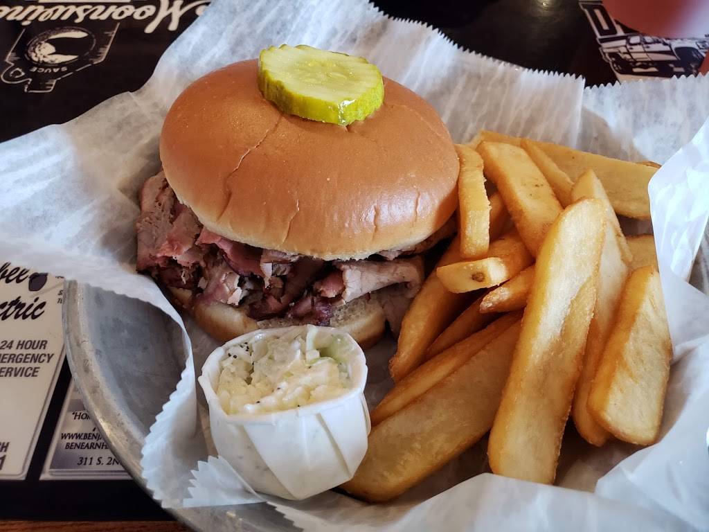 Moonswiners Bar-B-Q | meal takeaway | 3900 Okeechobee Rd, Fort Pierce, FL 34947, USA | 7724646766 OR +1 772-464-6766