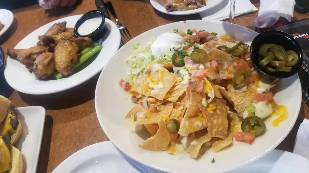 TGI Fridays | restaurant | 2991 Jamacha Road, El Cajon, CA 92019, USA | 6196707400 OR +1 619-670-7400