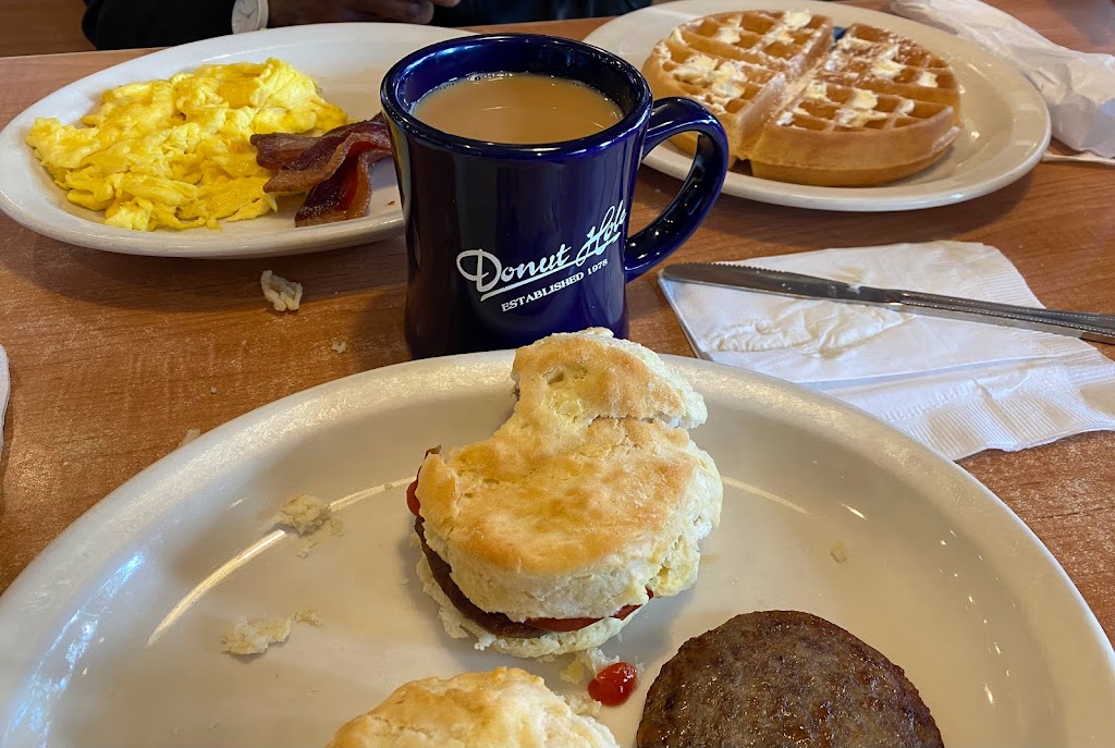 Donut Hole Bakery and Cafe | bakery | 635 Harbor Blvd, Destin, FL 32541, USA | 8508378824 OR +1 850-837-8824