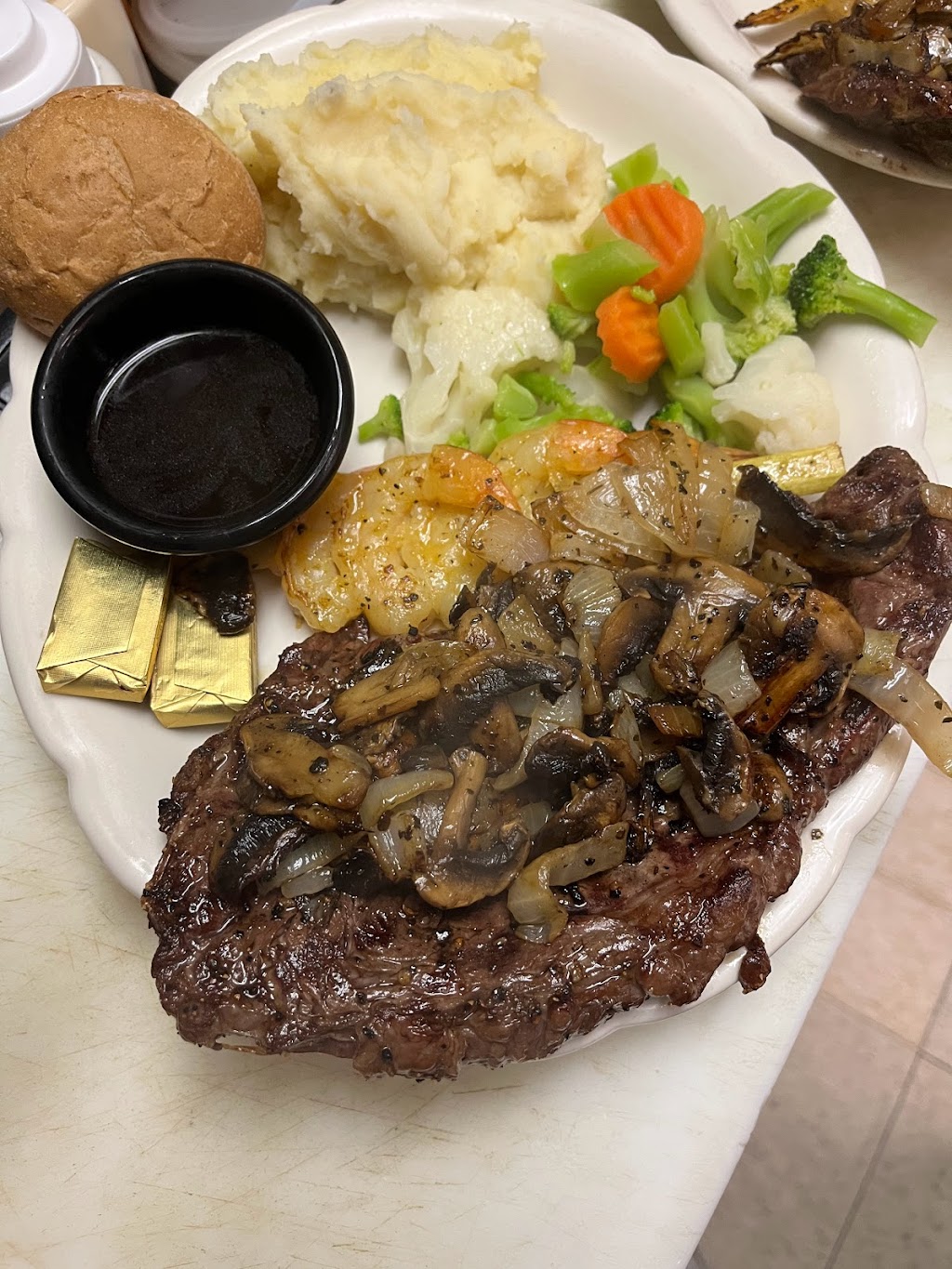 Picklebellies Pub | restaurant | 128 E Main St, Weyauwega, WI 54983, USA | 9208620101 OR +1 920-862-0101