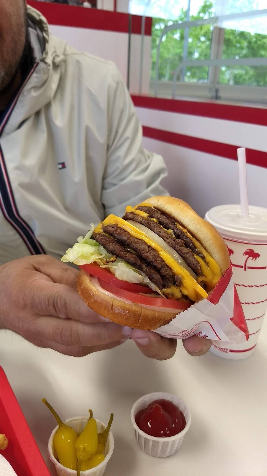 In-N-Out Burger | restaurant | 5590 Cottle Rd, San Jose, CA 95123, USA | 8007861000 OR +1 800-786-1000
