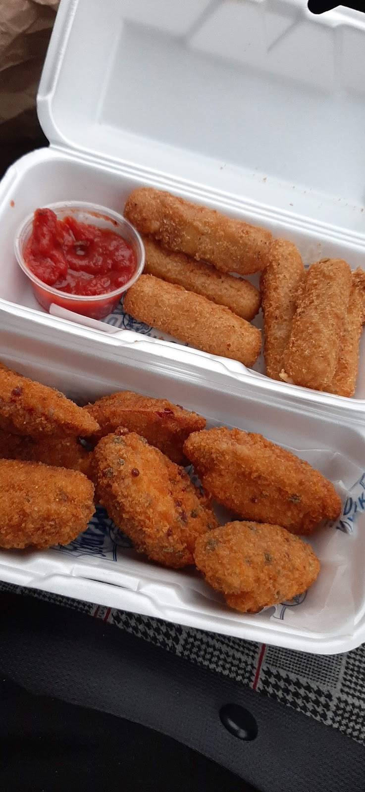 Resto La Pataterie | restaurant | 2 Rue Saint-Louis, Saint-Eustache, QC J7R 1X2, Canada | 4504733509 OR +1 450-473-3509