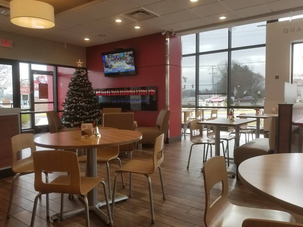Wendys | restaurant | 10400 Hull Street Rd, Midlothian, VA 23112, USA | 8042760236 OR +1 804-276-0236