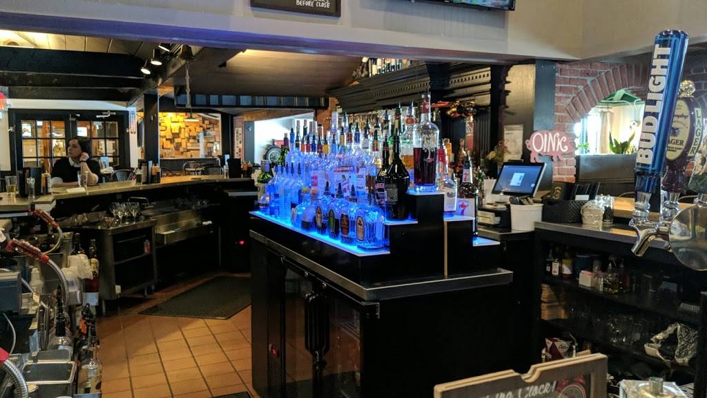 Black Dog Bar and Grille | restaurant | 146 Park Rd, Putnam, CT 06260, USA | 8609280501 OR +1 860-928-0501