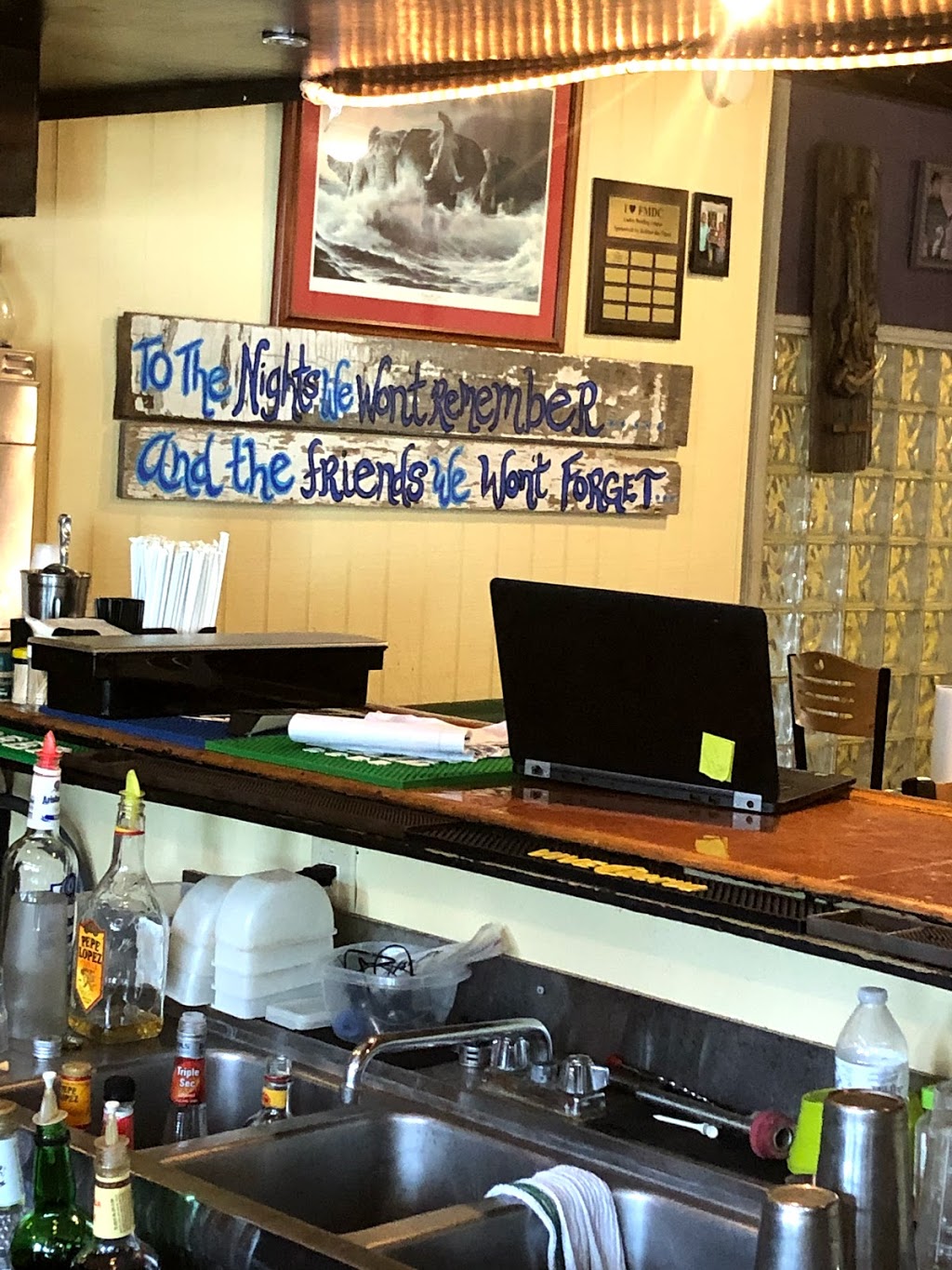 Behind the Pines | restaurant | 8818 Hwy. 180 W, Gulf Shores, AL 36542, USA | 2519483052 OR +1 251-948-3052