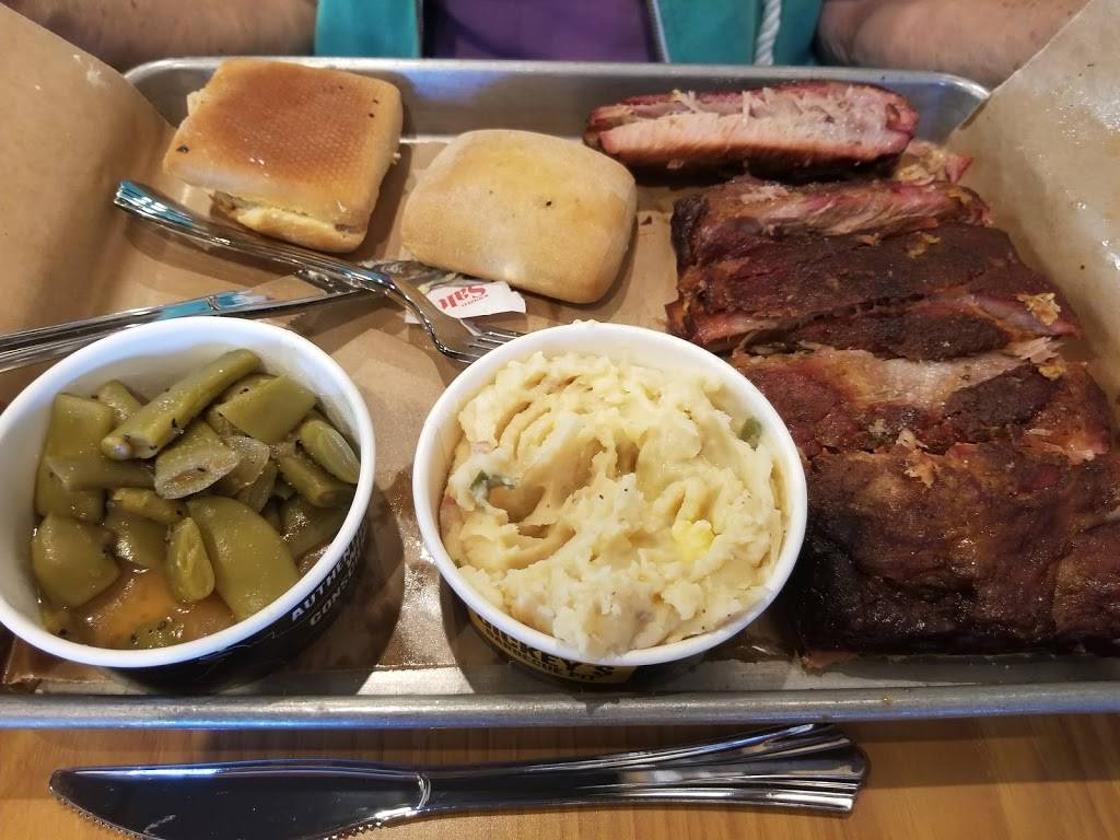 Dickeys Barbecue Pit | restaurant | 1668 E 2nd St, Beaumont, CA 92223, USA | 9512673480 OR +1 951-267-3480