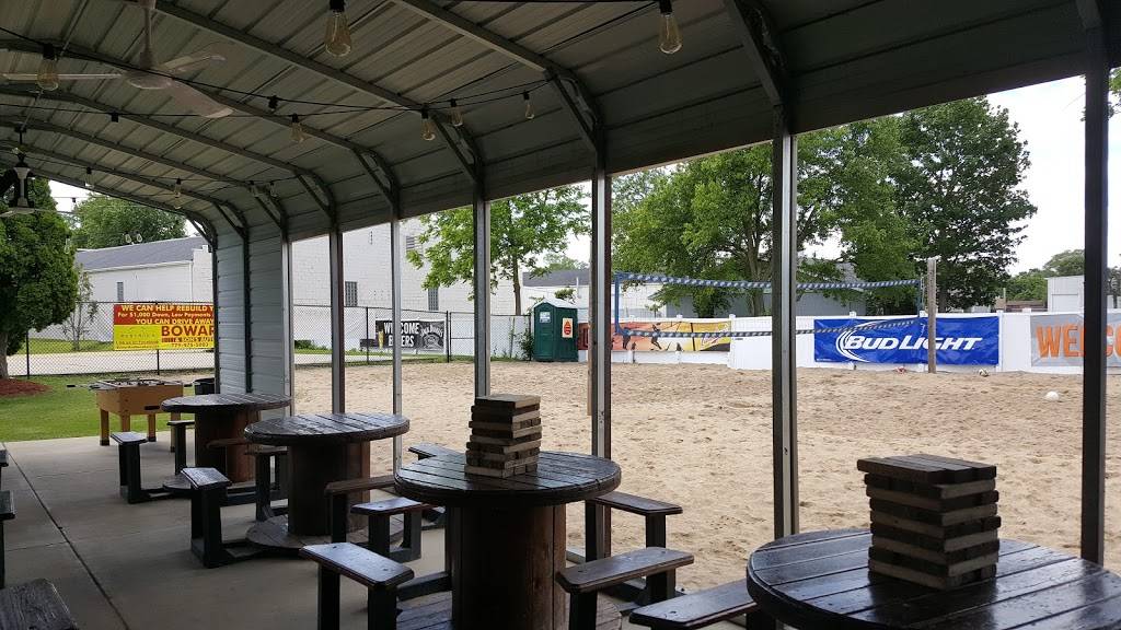 Mustangs Bar & Grill | restaurant | 482 Gardner St, South Beloit, IL 61080, USA | 7794750048 OR +1 779-475-0048