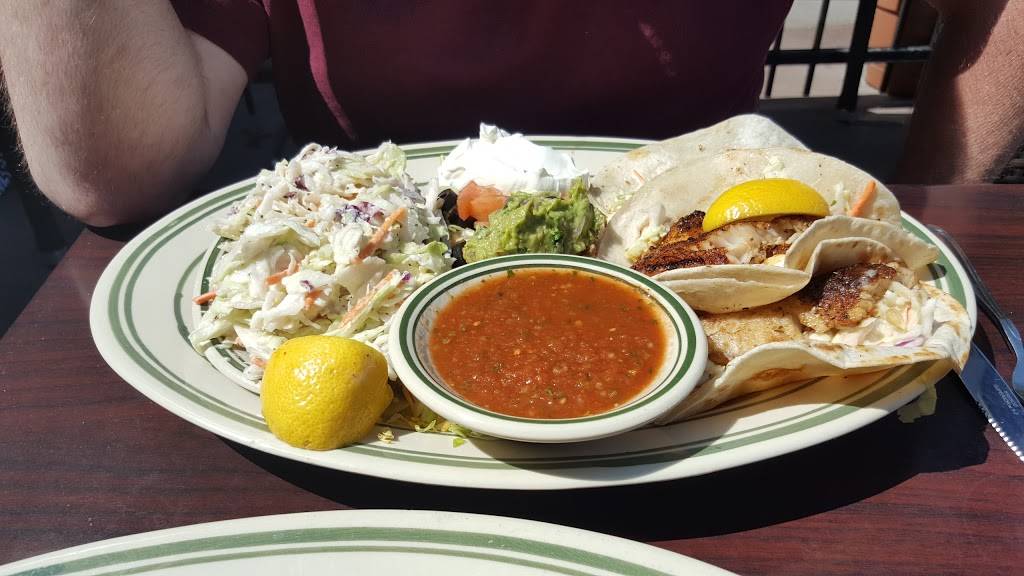 Luckys 13 Pub | restaurant | 2033 Burnsville Center, Burnsville, MN 55306, USA | 9524353311 OR +1 952-435-3311