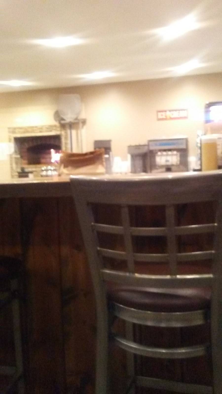 Plackes | restaurant | 303 Bluffs St, Bluffs, IL 62621, USA | 2177543376 OR +1 217-754-3376