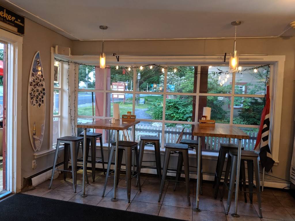 Little Brother Burger Company | restaurant | 420 Main St, New London, NH 03257, USA | 6038770196 OR +1 603-877-0196