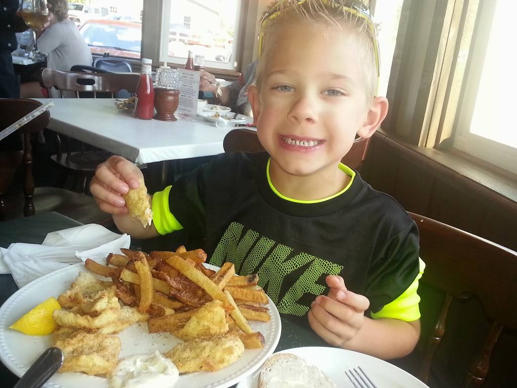 Nashotah Clubhouse | restaurant | N44w32998 Watertown Plank Rd, Nashotah, WI 53058, USA | 2623676684 OR +1 262-367-6684