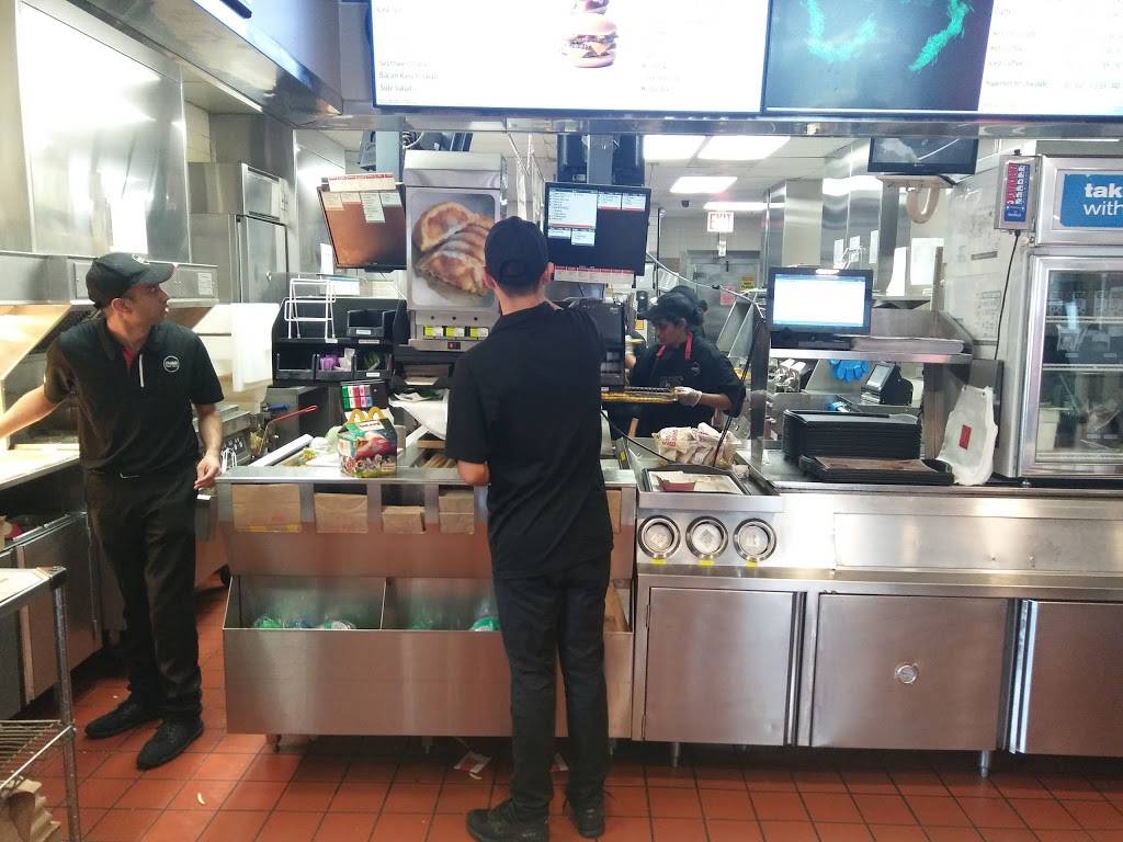 McDonalds | cafe | 501 Bay St, Staten Island, NY 10304, USA | 7182736688 OR +1 718-273-6688