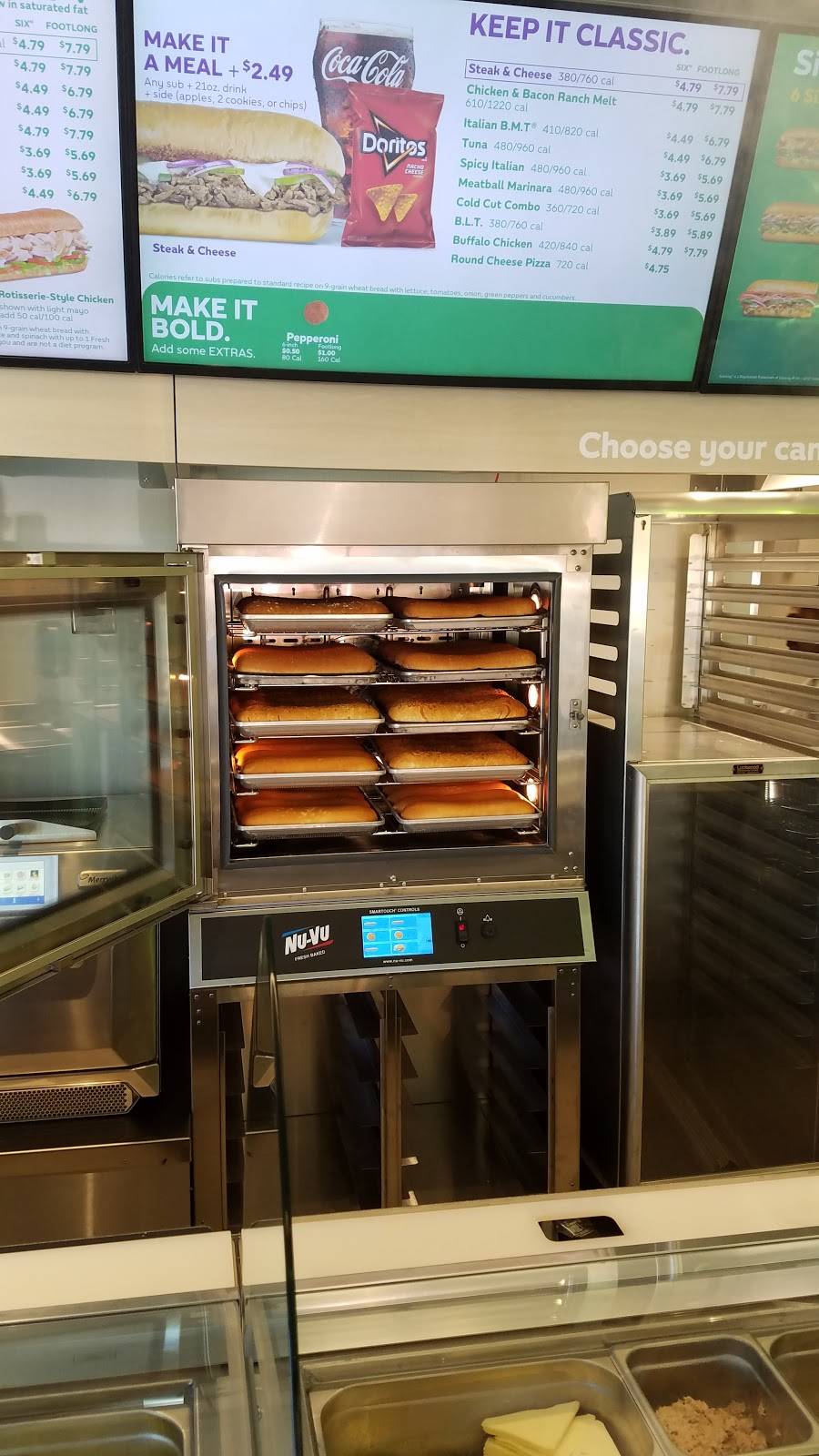 SUBWAY®Restaurants | restaurant | 1125 N Western Ave, Chicago, IL 60622, USA | 7732762383 OR +1 773-276-2383