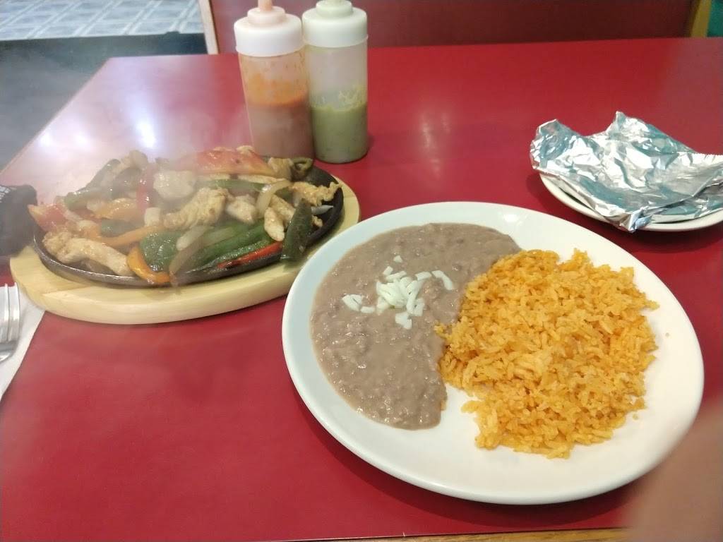 Tacos Martinez | restaurant | 1713 11th St, Monroe, WI 53566, USA | 6083244613 OR +1 608-324-4613