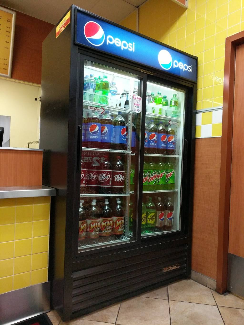 Hungry Howies Pizza | meal delivery | 4209 E Shields Ave, Fresno, CA 93726, USA | 5592275555 OR +1 559-227-5555