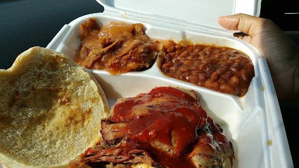 Ronnies BBQ | restaurant | 2097 New Market Rd, Henrico, VA 23231, USA | 8045071917 OR +1 804-507-1917