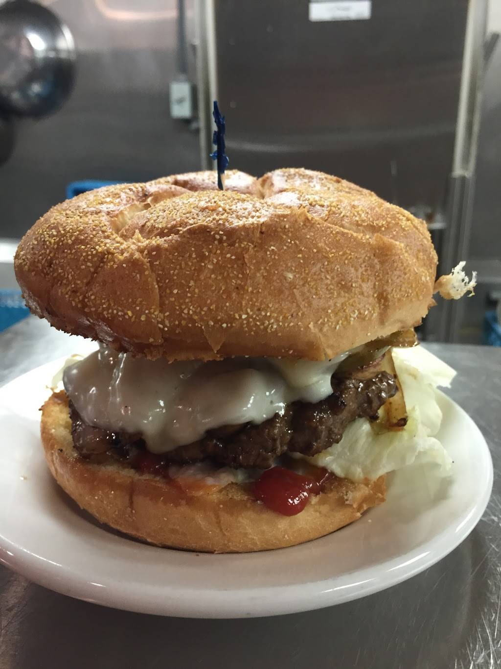 Minisink Hotel | restaurant | 110 Post Office Rd, Minisink Hills, PA 18341, USA | 5704219787 OR +1 570-421-9787