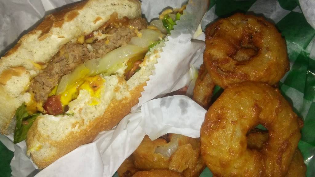 Dagwoods Tavern & Grill | restaurant | 2803 E Kalamazoo St, Lansing, MI 48912, USA | 5173740390 OR +1 517-374-0390