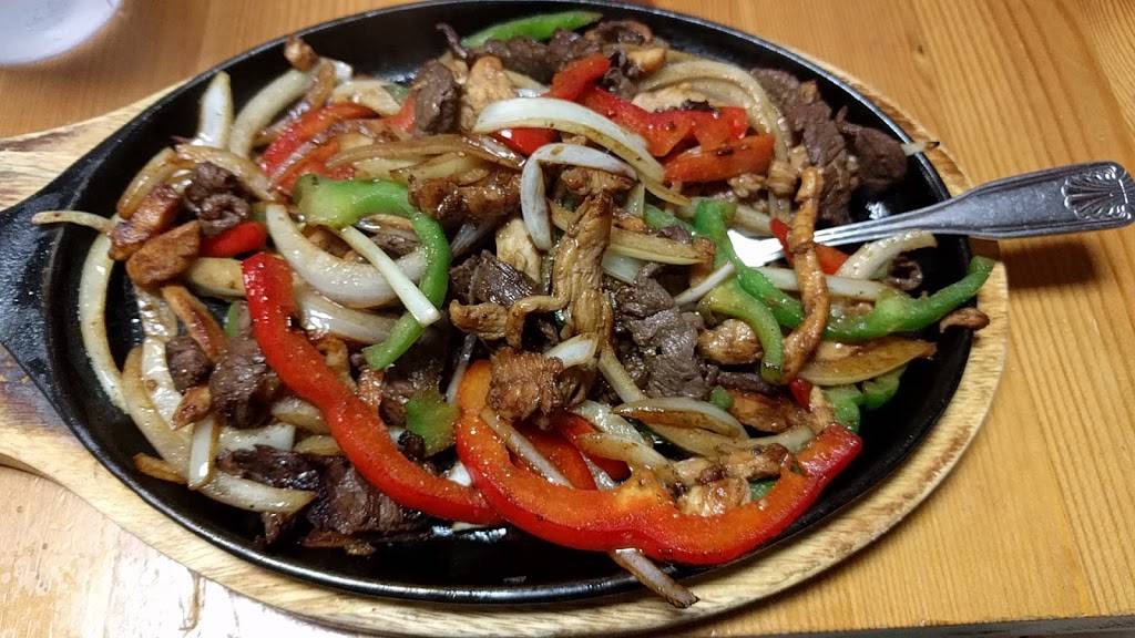 Suzey Belens | restaurant | 140 N 3rd Ave, Oakdale, CA 95361, USA | 2098482849 OR +1 209-848-2849