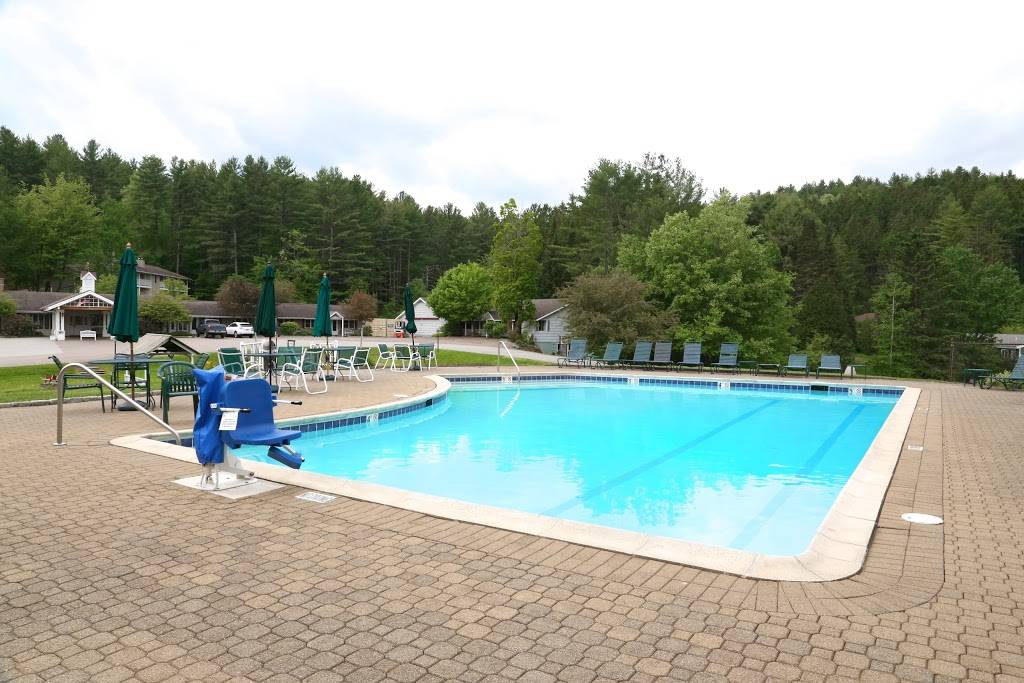 Golden Eagle Resort | restaurant | 511 Mountain Rd, Stowe, VT 05672, USA | 8022534811 OR +1 802-253-4811