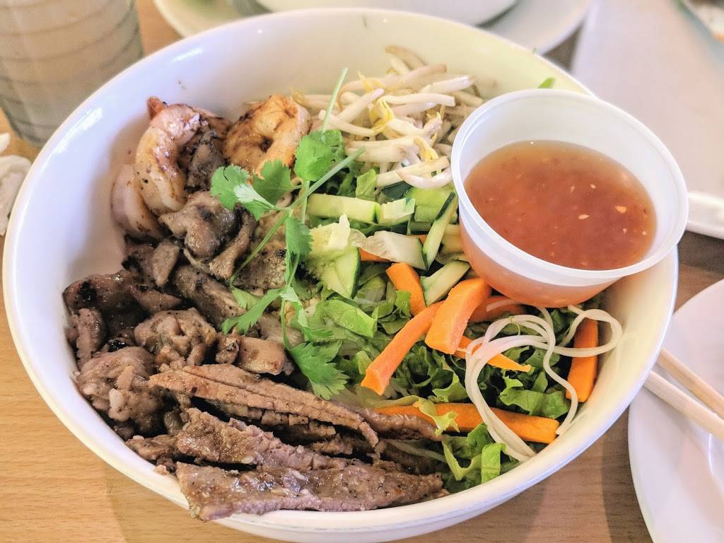 Pho Crimson | restaurant | 3000 Blackburn St #140c, Dallas, TX 75204, USA | 4695475443 OR +1 469-547-5443