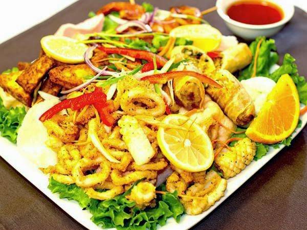 Thai Room | restaurant | 2063 Danforth Ave, Toronto, ON M4C 1J8, Canada | 4166938424 OR +1 416-693-8424