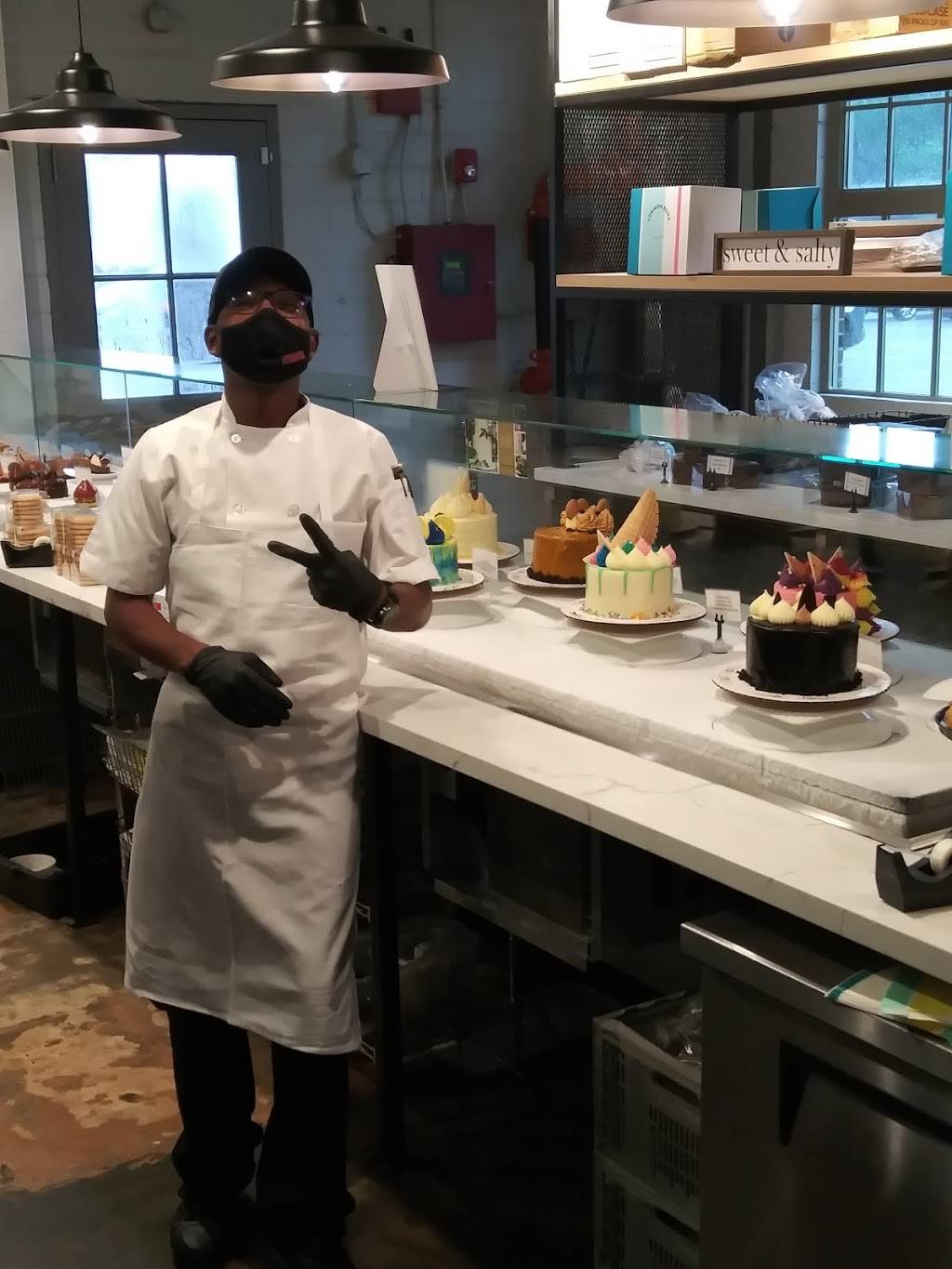 The Edible Art Cart | restaurant | 4654 Phlox St Unit B, Houston, TX 77051, USA | 2144553677 OR +1 214-455-3677