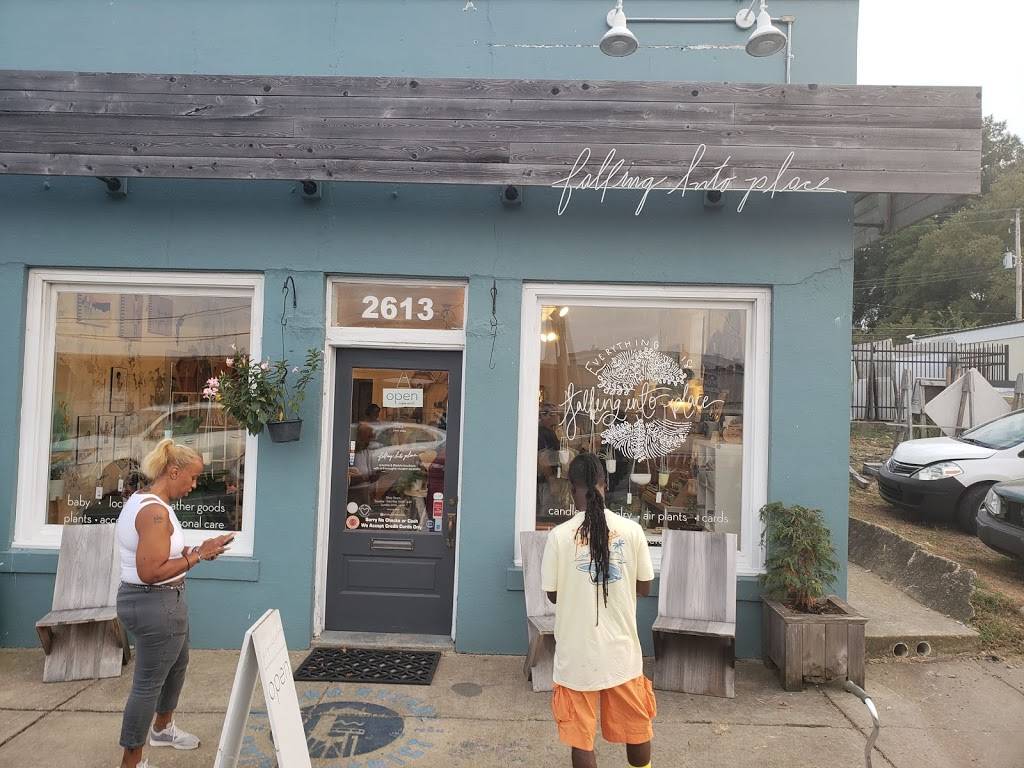 Maximos on Broad | restaurant | 2617 Broad Ave, Memphis, TN 38112, USA | 9014521111 OR +1 901-452-1111