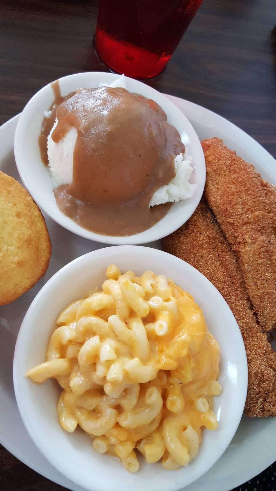 Vivians Soul Food | restaurant | 4342 16th Ave SW, Cedar Rapids, IA 52404, USA | 3193962229 OR +1 319-396-2229