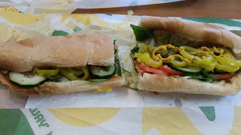 Subway | restaurant | 413 Beltline Rd, Collinsville, IL 62234, USA | 6183448180 OR +1 618-344-8180