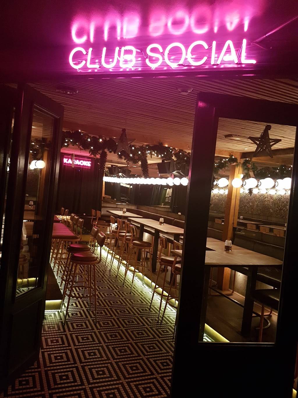 Le Boating Club | restaurant | 30 Boulevard Curé-Labelle, Sainte-Rose, QC H7L 2Y9, Canada | 4509373353 OR +1 450-937-3353