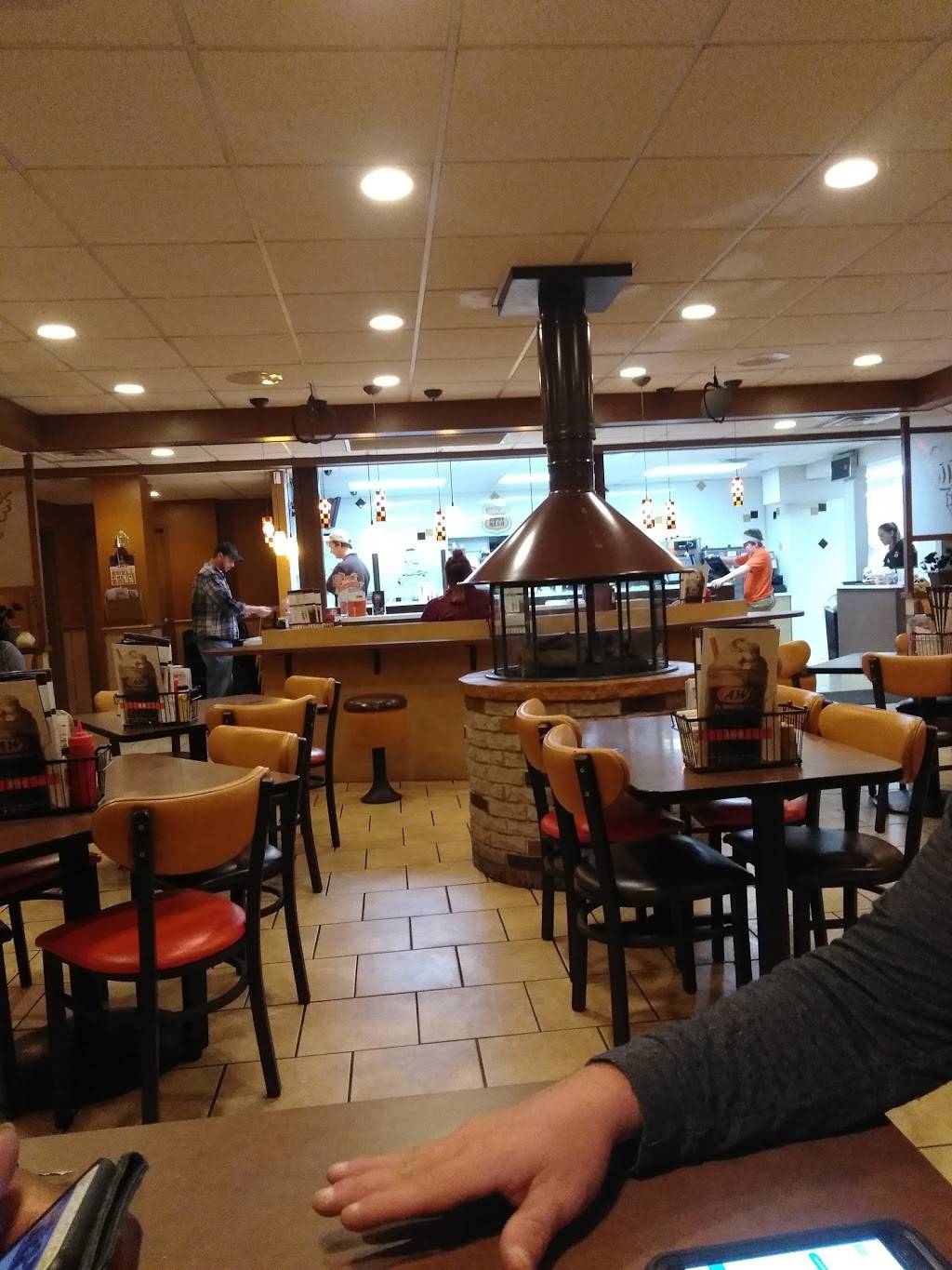 A&W Family Restaurant of Faribault | restaurant | 404 Wilson Ave NW, Faribault, MN 55021, USA | 5073349379 OR +1 507-334-9379