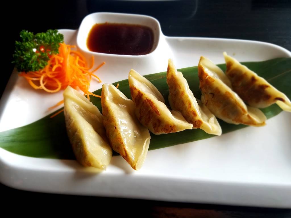 Momiji Sushi Bar & Grill of Sorrento | restaurant | 24400 FL-44, Eustis, FL 32736, USA | 3523572285 OR +1 352-357-2285