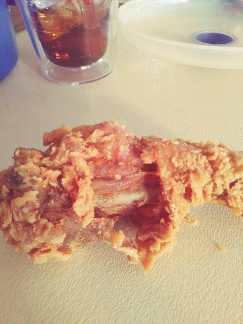 Churchs Chicken | restaurant | 114 N Hampton Rd, DeSoto, TX 75115, USA | 9722746863 OR +1 972-274-6863