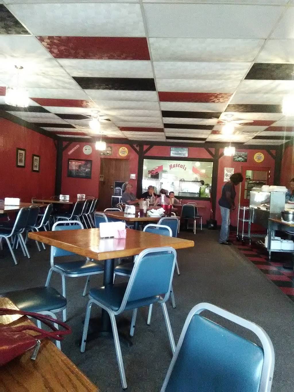 Rascals Restaurant | restaurant | 117 W Louisiana Ave, Vivian, LA 71082, USA | 3183755292 OR +1 318-375-5292