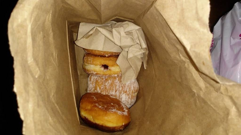 Dunkin | bakery | 16204 Lorain Ave, Cleveland, OH 44111, USA | 2168123865 OR +1 216-812-3865