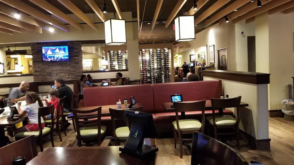 Olive Garden Italian Restaurant | meal takeaway | 100 W 125th St, New York, NY 10027, USA | 9175347937 OR +1 917-534-7937