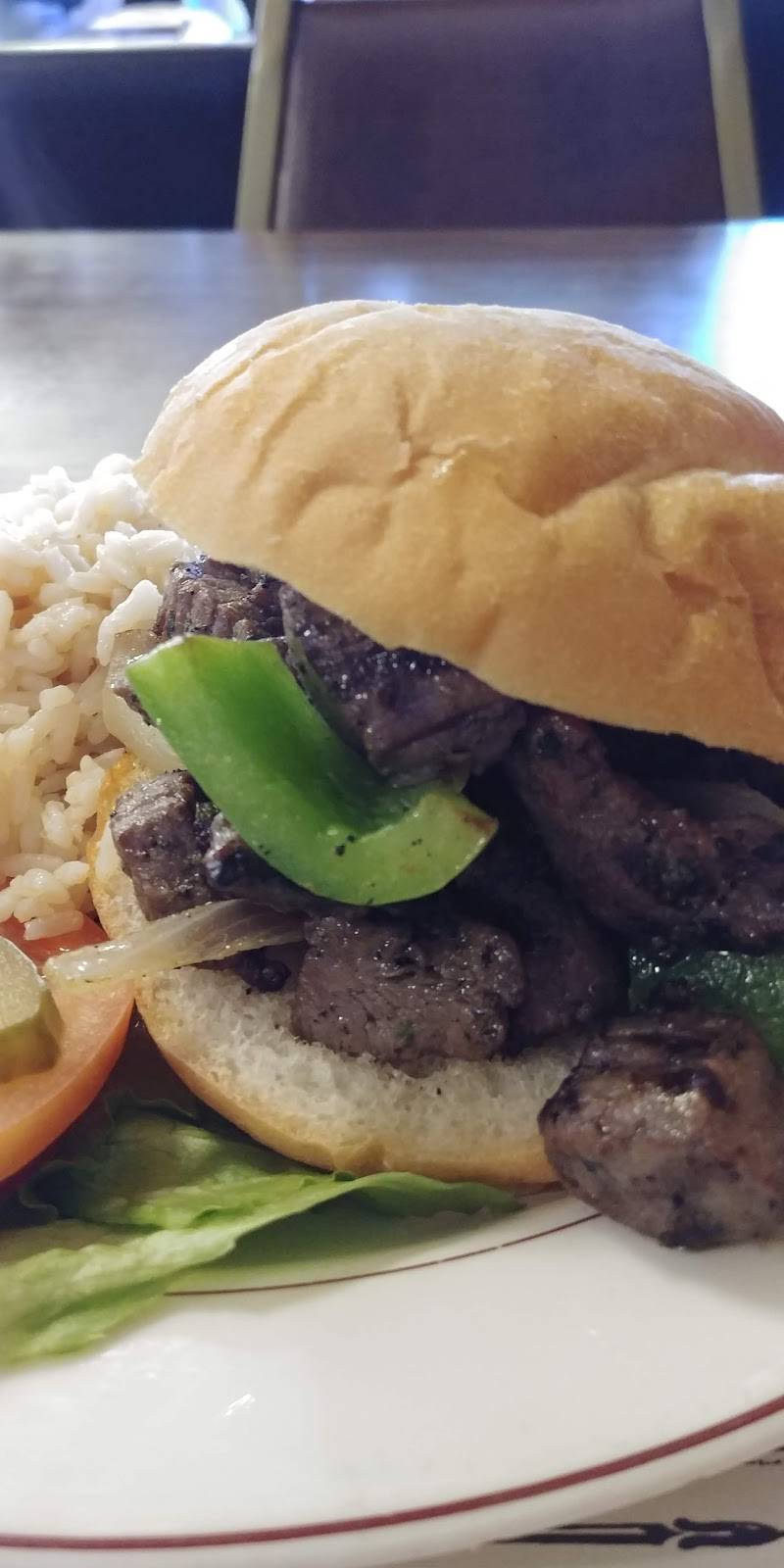 Uncle Harrys Classic Meals | restaurant | 1201 G St, Reedley, CA 93654, USA | 5596385170 OR +1 559-638-5170