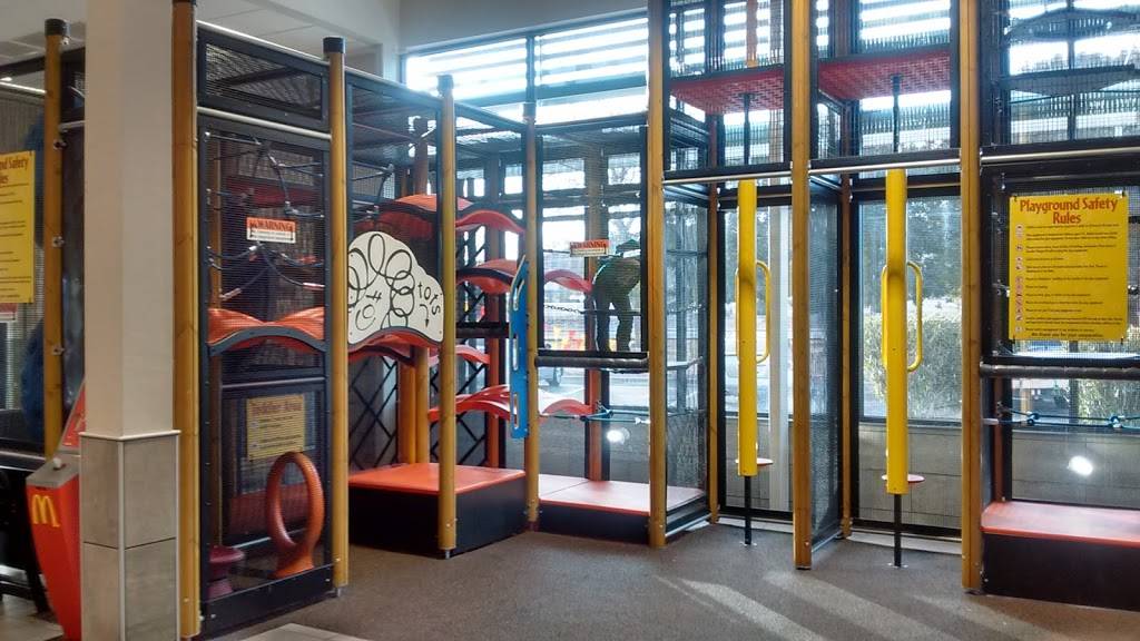 McDonalds | cafe | 470 W Mariposa Rd, Nogales, AZ 85621, USA | 5207613797 OR +1 520-761-3797