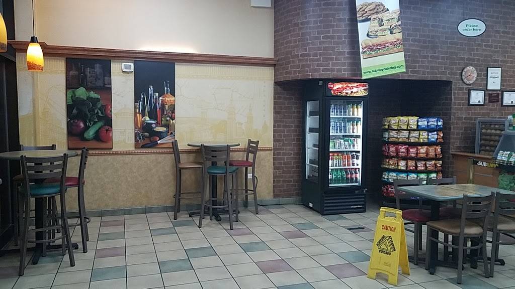 Subway Restaurants | restaurant | 2801 W Touhy Ave, Elk Grove Village, IL 60007, USA | 8477590995 OR +1 847-759-0995
