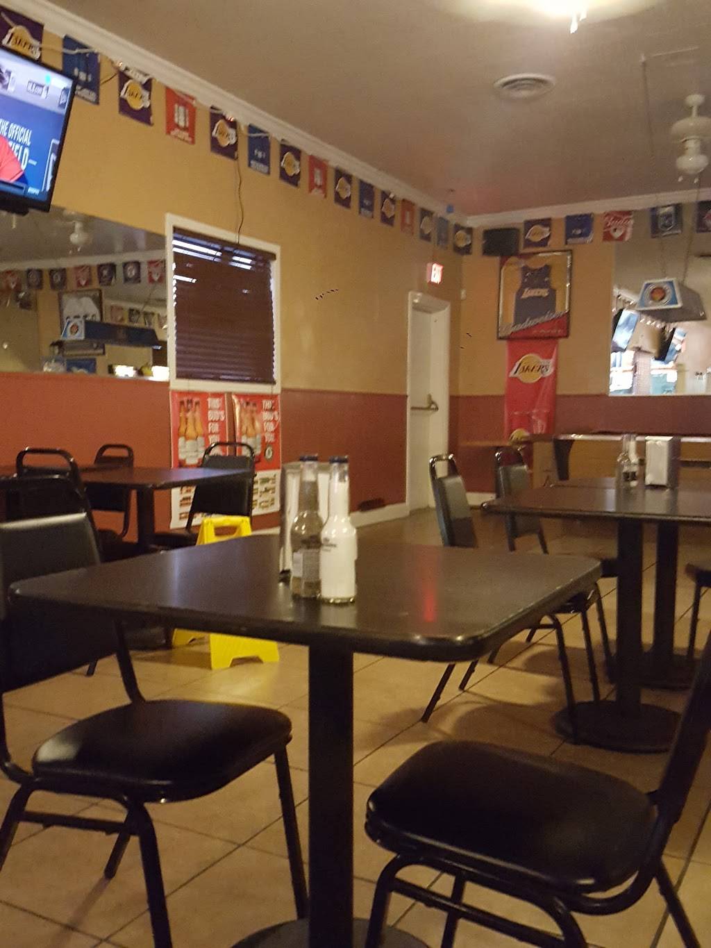 Garcias Pizzaria | restaurant | 724 W Inyo Ave, Tulare, CA 93274, USA | 5596867600 OR +1 559-686-7600