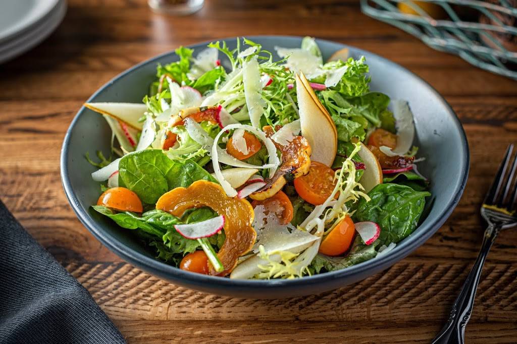 Roebuck Pizza | restaurant | 3159 N Broadway, Chicago, IL 60657, USA | 7738572229 OR +1 773-857-2229