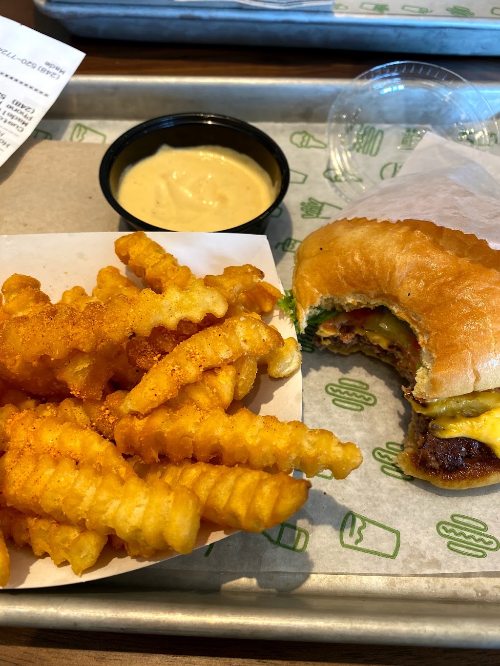 Shake Shack | restaurant | 75 Middlesex Turnpike Suite 1550, Burlington, MA 01803, USA | 7812535399 OR +1 781-253-5399