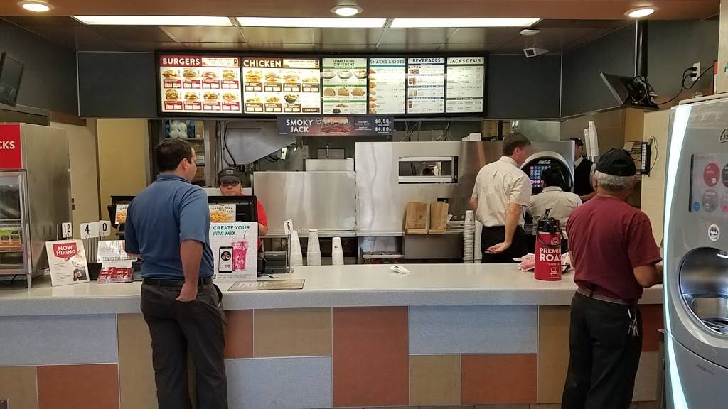Jack in the Box | restaurant | 740 Sycamore Ave, Vista, CA 92083, USA | 7607274081 OR +1 760-727-4081