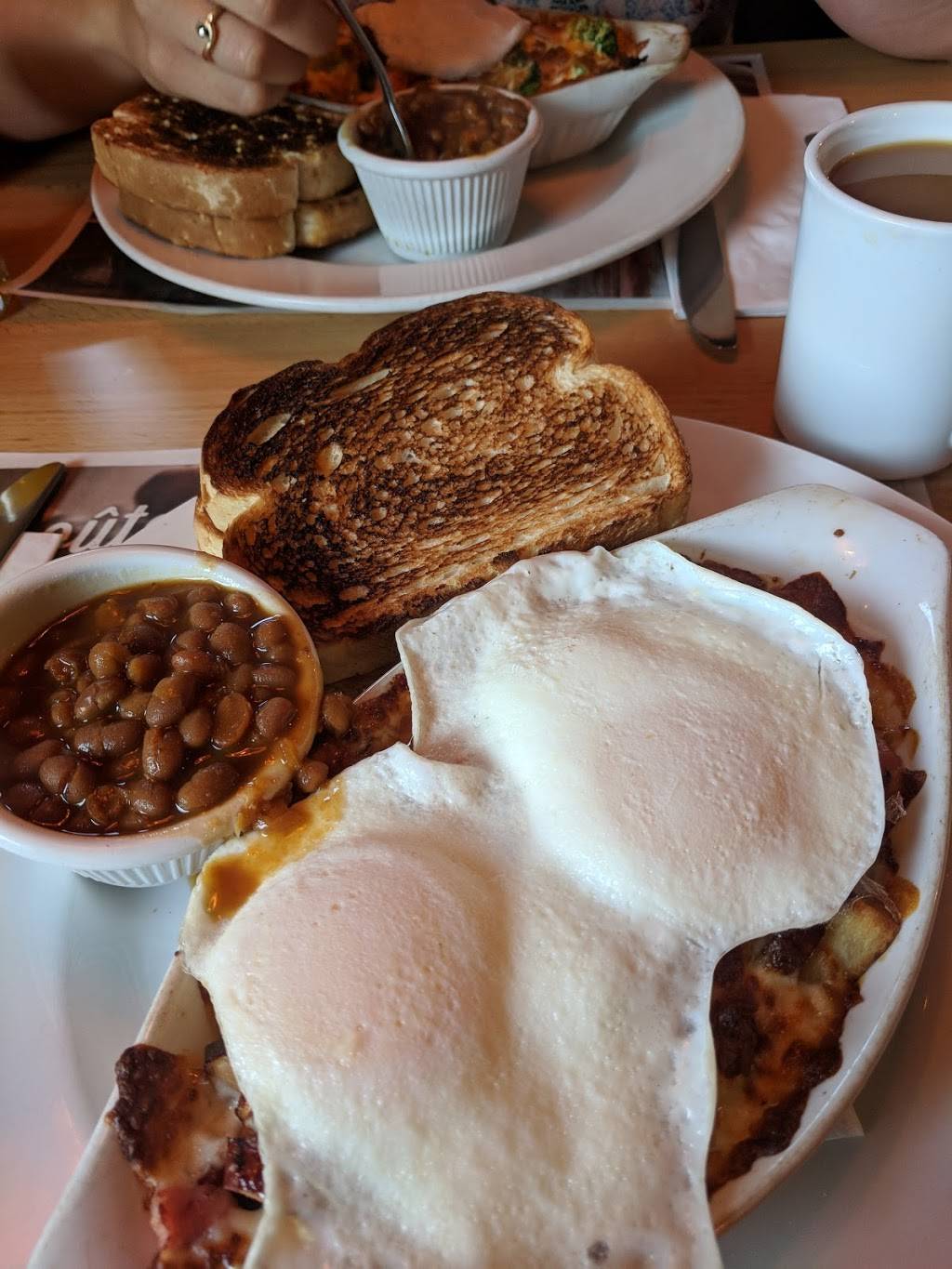 Mikes | restaurant | 12500 Rue Sherbrooke E, Pointe-aux-Trembles, QC H1B 1C9, Canada | 5146452840 OR +1 514-645-2840