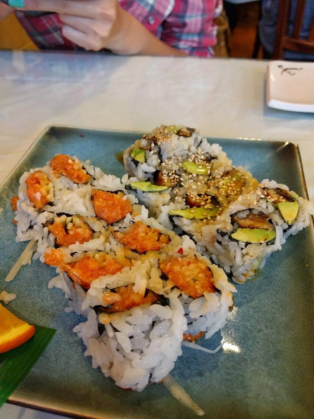 Roll Roll | restaurant | 19657 1/2 Ventura Fwy, Tarzana, CA 91356, USA | 8183420007 OR +1 818-342-0007