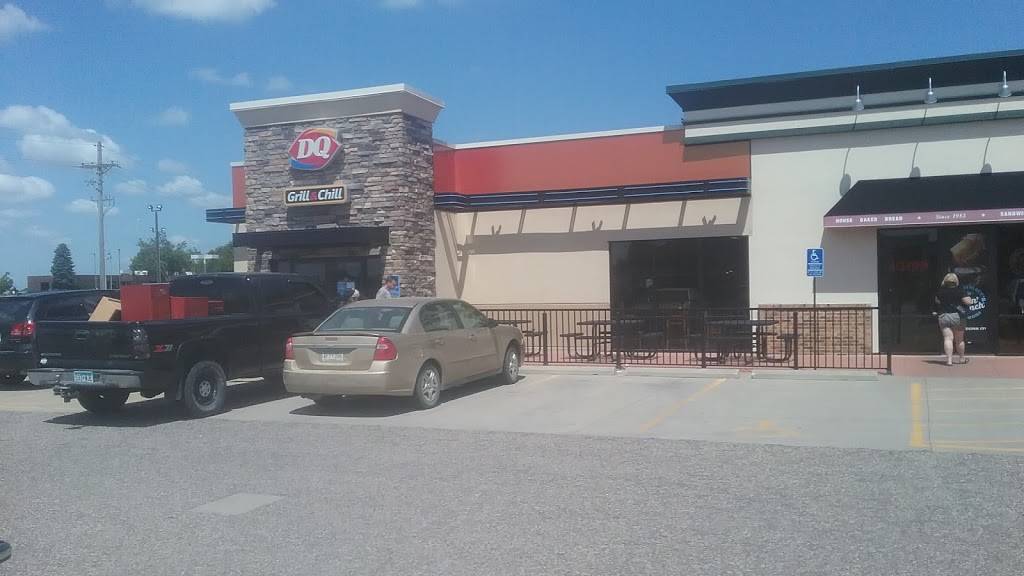 Dairy Queen Grill & Chill | restaurant | 670 W Bridge St, Owatonna, MN 55060, USA | 5074518398 OR +1 507-451-8398