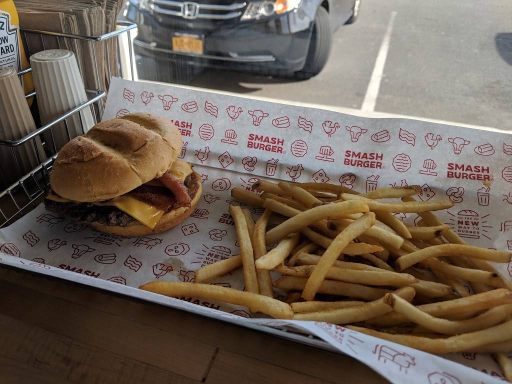 Smashburger | restaurant | 36 E Sunrise Hwy, Lindenhurst, NY 11757, USA | 6314504324 OR +1 631-450-4324